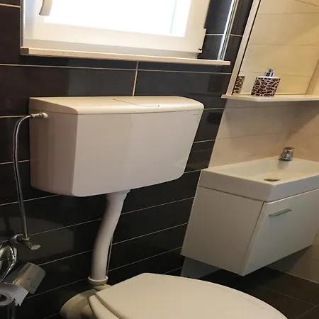 公寓 Three Bedroom With Pool Stiv