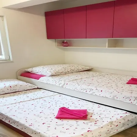 Three Bedroom With Pool Stiv 公寓 *