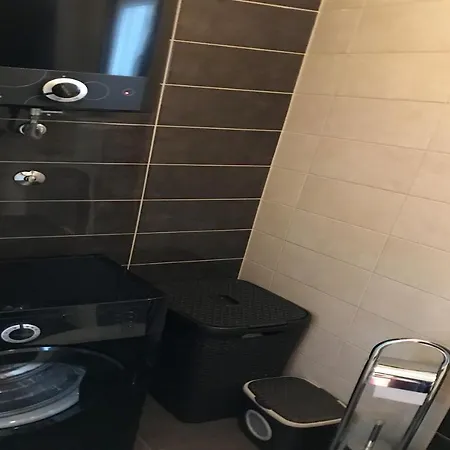 公寓 Three Bedroom With Pool Stiv