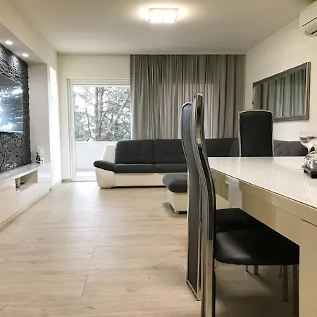 Three Bedroom With Pool Stiv 公寓 索林