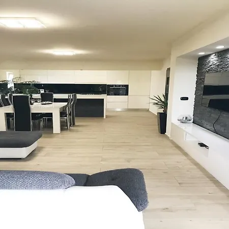 Three Bedroom With Pool Stiv *