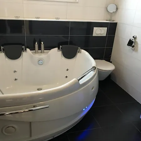 Three Bedroom With Pool Stiv Apartment